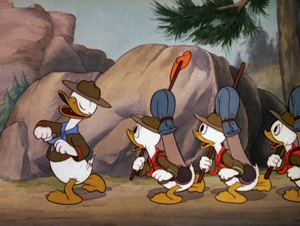 B01. Courts-métrages d'animation - Walt Disney Animation Studios - 1 : Mickey & Ses Amis - Page 4 1938-bons-scouts-02