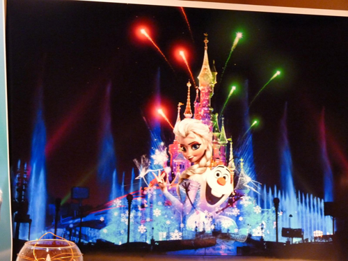 Disneyland® Paris révèle un programme exceptionnel pour la saison de Noël  2021, avec le retour de spectacles incontournables et une toute nouvelle  Parade de Noël • DisneylandParis News