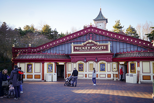 Disney Boule Noel Mickey Et Minnie font du patinage Disneyland Paris